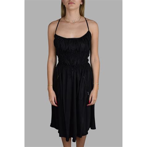 robe noire prada